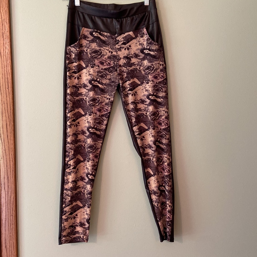 Beautifully designed leggings //